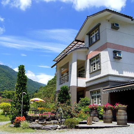 Left Bank BnB Jiaoxi Exterior foto
